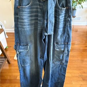 American Eagle Outfitters woman’s Blue Cargo Pants
